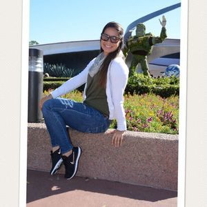 Meet your Posher, Vanessa